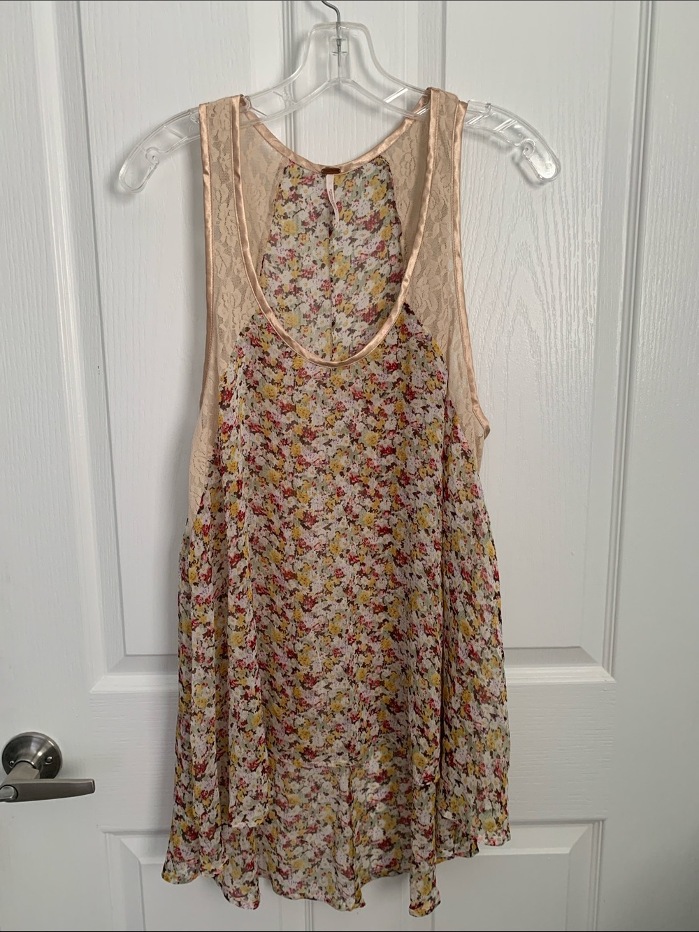 # 3/53 Free People Blush Lace-Trim Floral Chiffon Tank